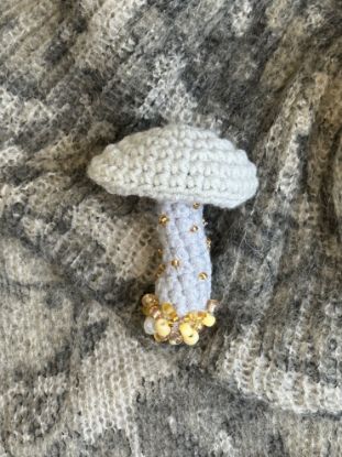 Picture of Crochet White and Gold Mushroom Beaded Brooch